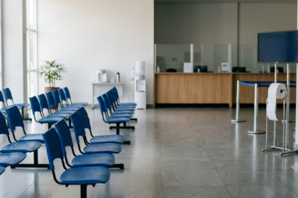 Fila do INSS cai 41% em quatro meses e chega ao menor nível em quase dois anos